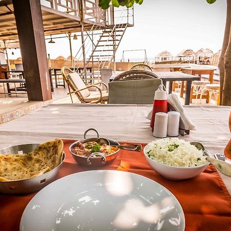 Rock Water Resort Morjim Ngoại thất bức ảnh