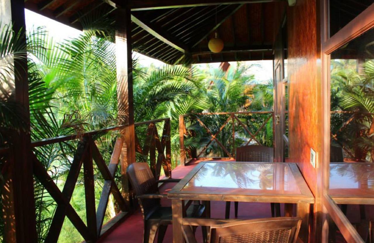 Rock Water Resort Morjim Ngoại thất bức ảnh