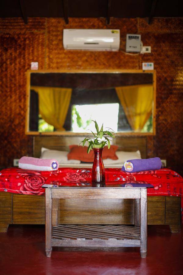 Rock Water Resort Morjim Ngoại thất bức ảnh