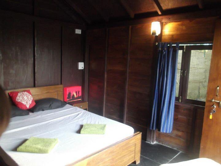 Rock Water Resort Morjim Phòng bức ảnh
