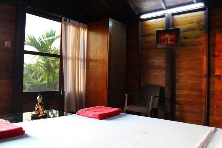 Rock Water Resort Morjim Phòng bức ảnh