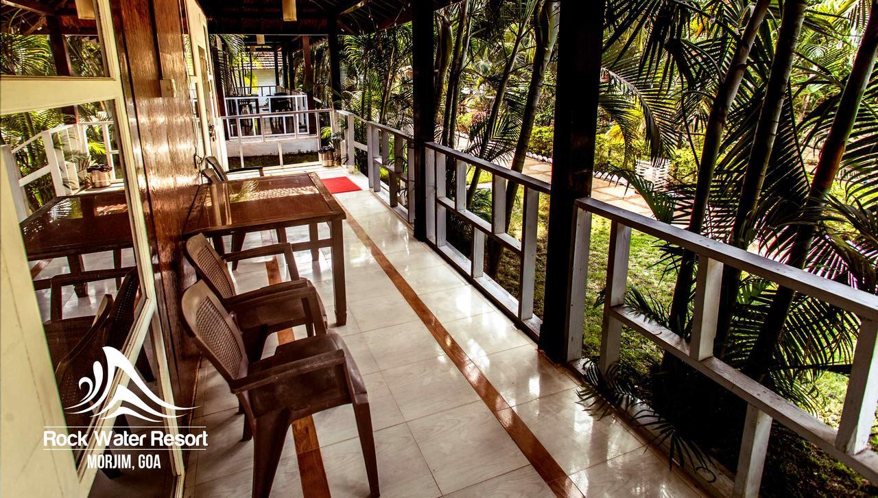 Rock Water Resort Morjim Ngoại thất bức ảnh