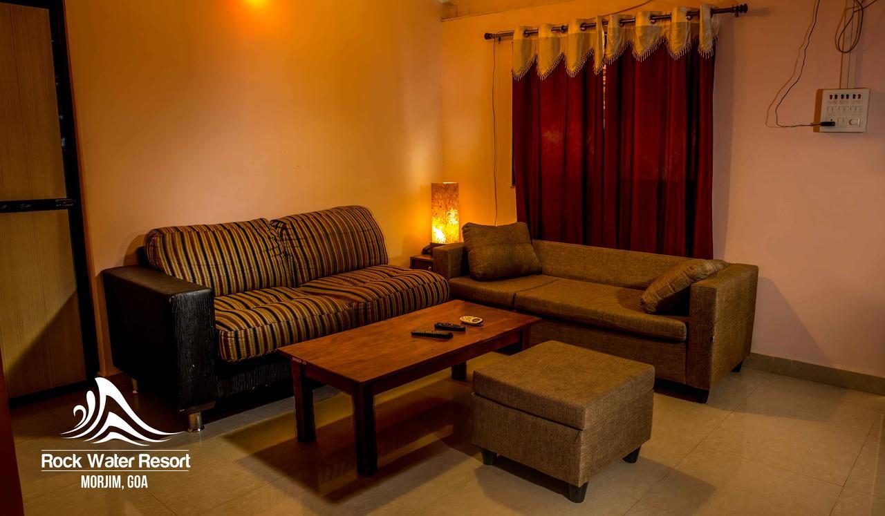 Rock Water Resort Morjim Ngoại thất bức ảnh