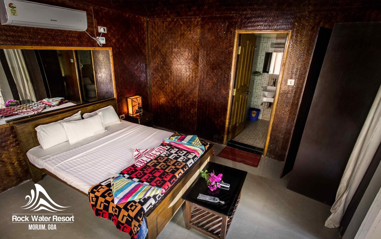 Rock Water Resort Morjim Ngoại thất bức ảnh