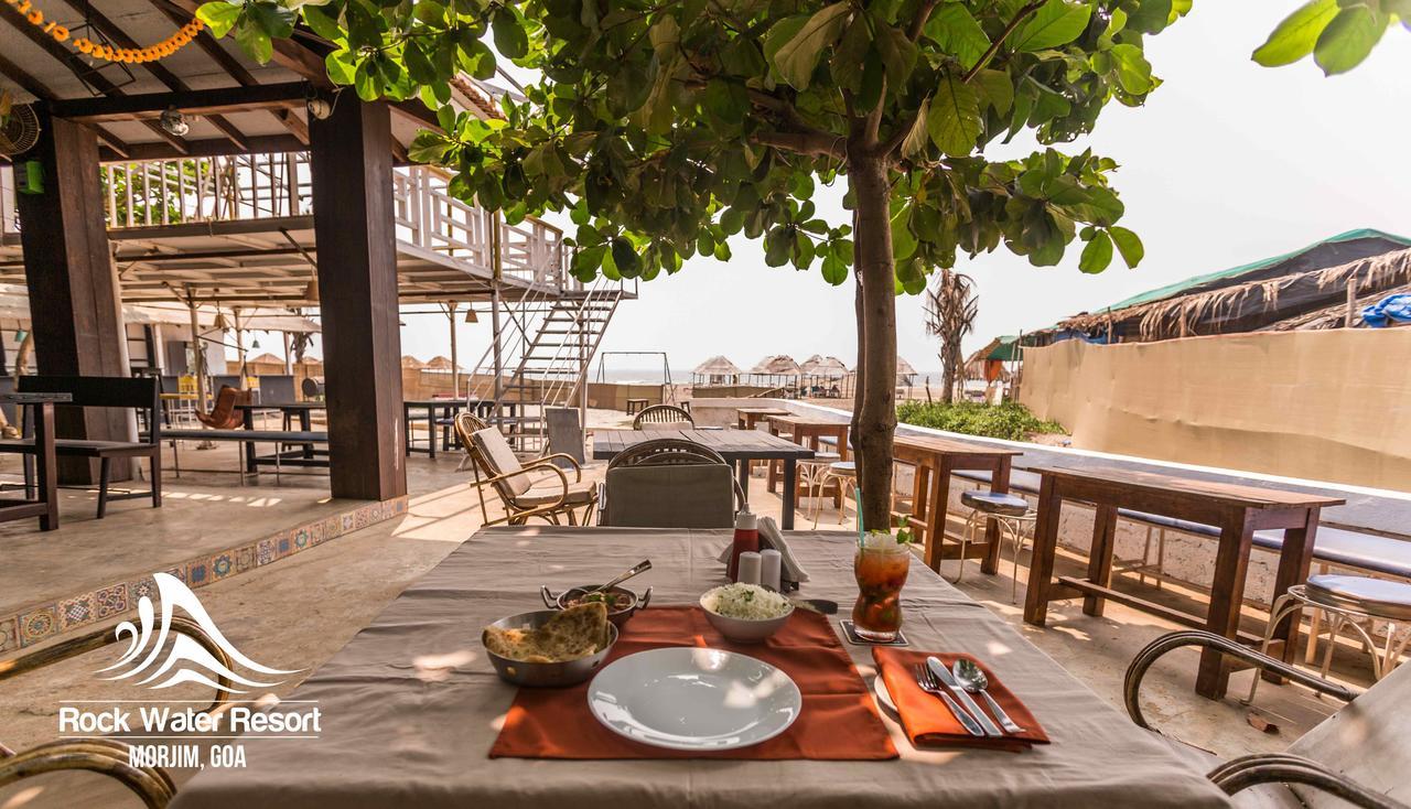 Rock Water Resort Morjim Ngoại thất bức ảnh